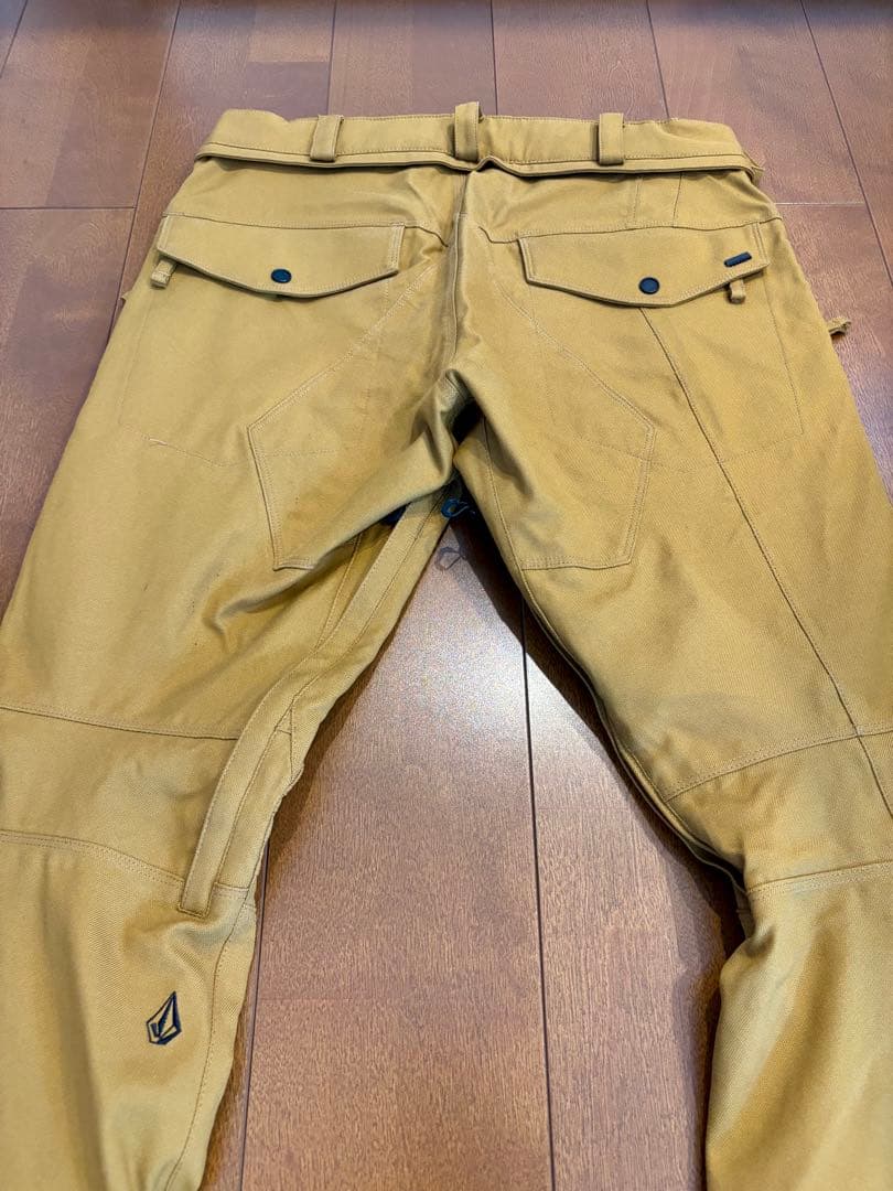 【GORE-TEX】VOLCOM スノーボードウェア Mサイズ　上下セット