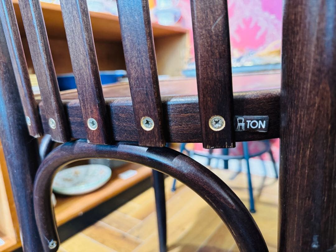 2B8017【トン】 TO-63 DARK　ベントウッドチェア