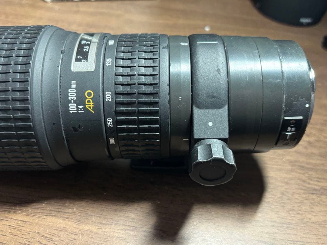 SIGMA 100-300mm F4 APO EFマウント