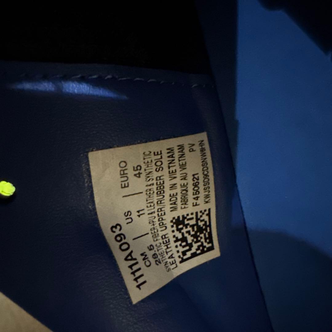 ASICS フットサルシューズ　28.5㎝