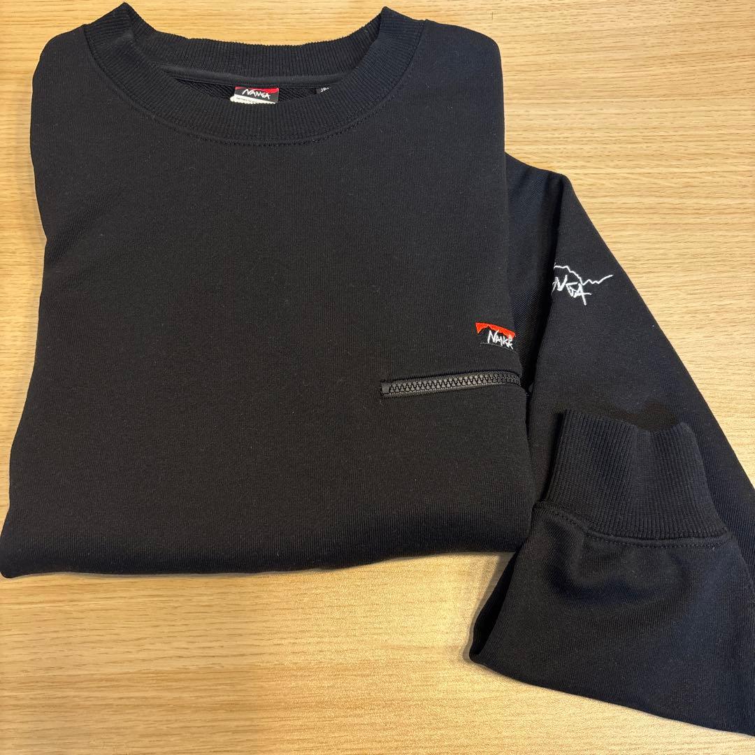 NANGA/ナンガ」 別注 ワンポイントロゴ刺繍 ジップポケットスウェット