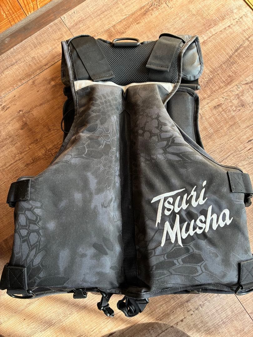 釣武者　ロックベスト　未使用　②