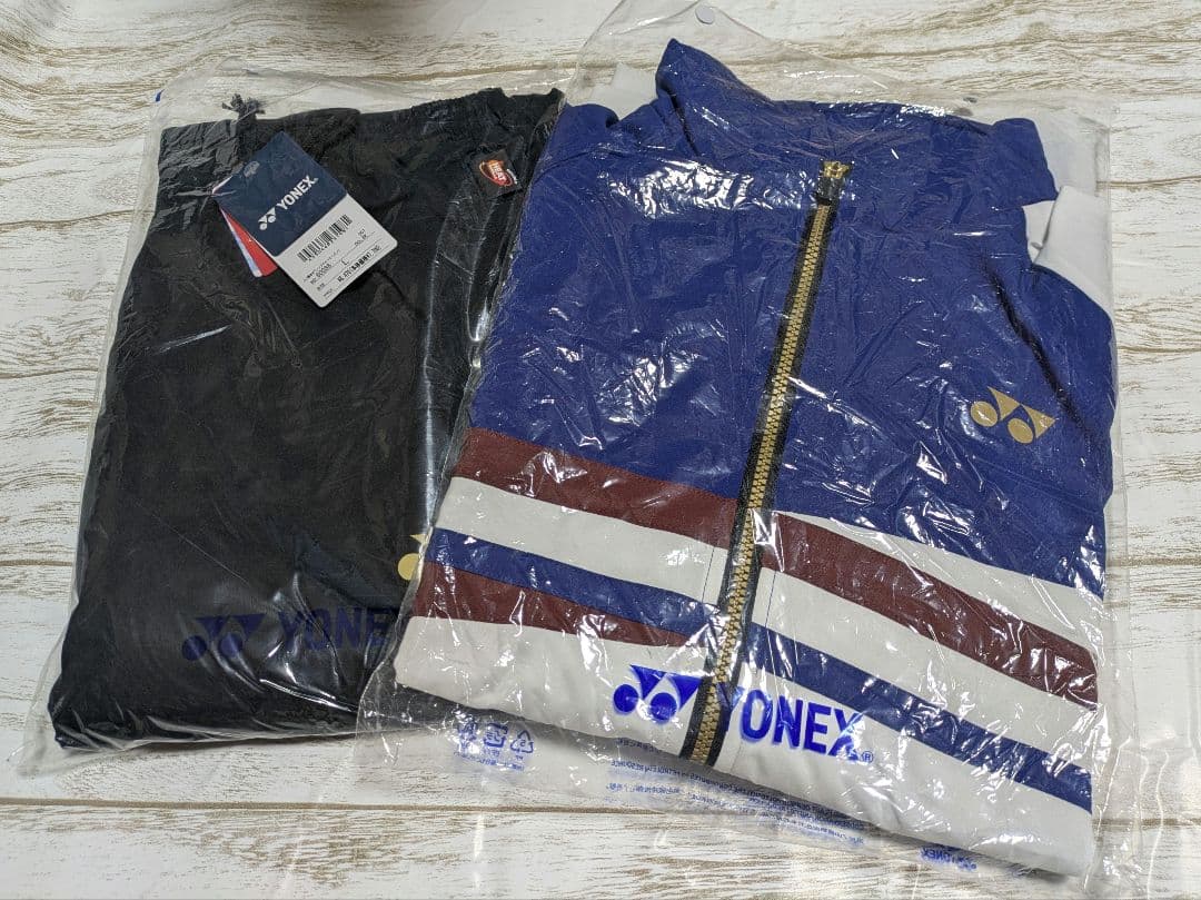 未使用★YONEX サファイアネイビー×ブラック 【上下セット】【ウインド素材】