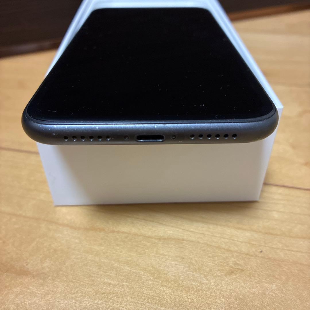Apple iPhone 11 【 ブラック 】+オマケ付き