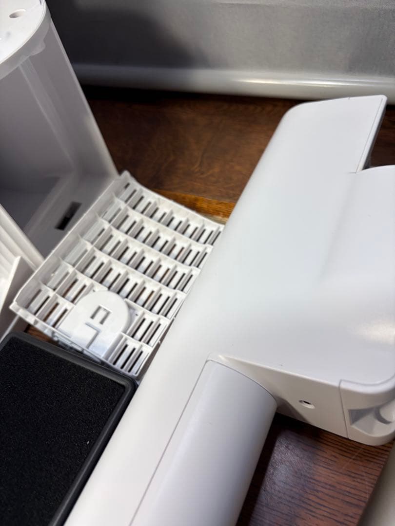 Sharkコードレススティッククリーナー LC150J T6管理番号1025 ￼