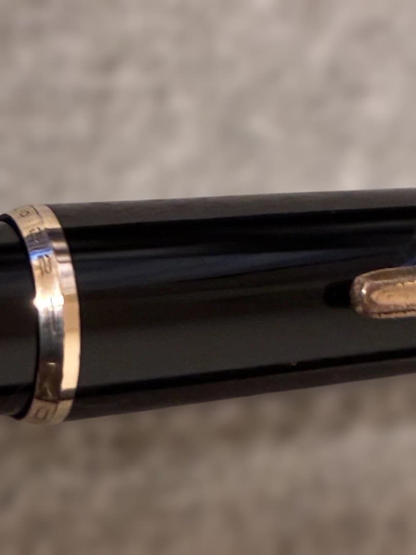 ◾️MONT BLANC ◾️モンブラン 万年筆 No.32◾️黒色／金色◾️