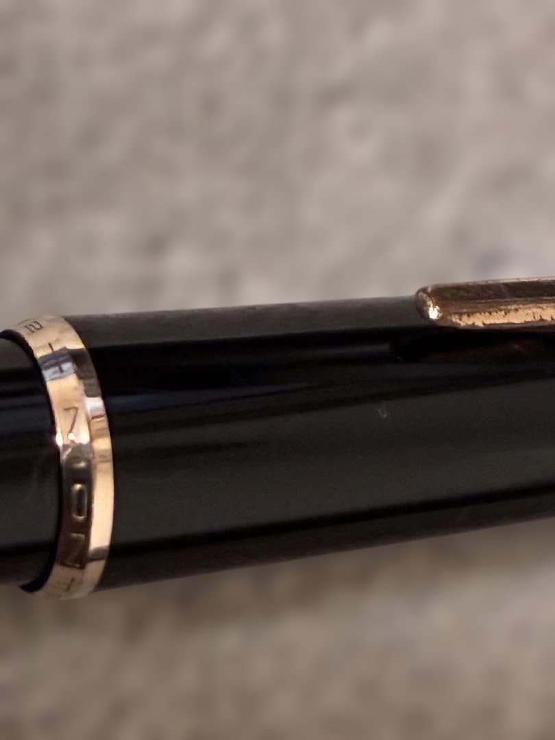 ◾️MONT BLANC ◾️モンブラン 万年筆 No.32◾️黒色／金色◾️