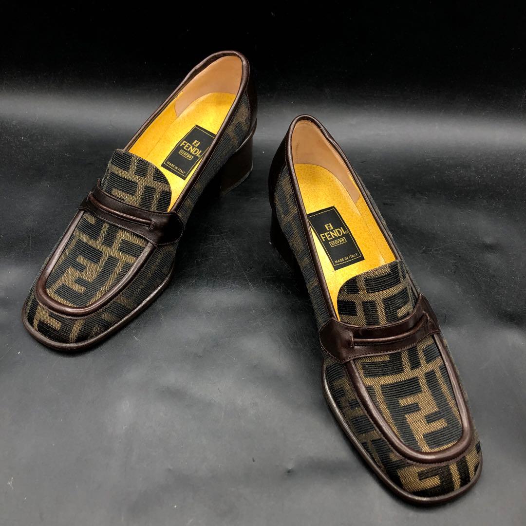 M.5097 イタリア製 FENDI フェンディ 箱付き ズッカ柄 ローファー