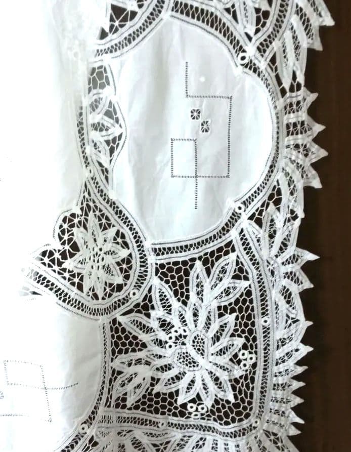 バテンレーステーブルクロス約170㎝×約130㎝