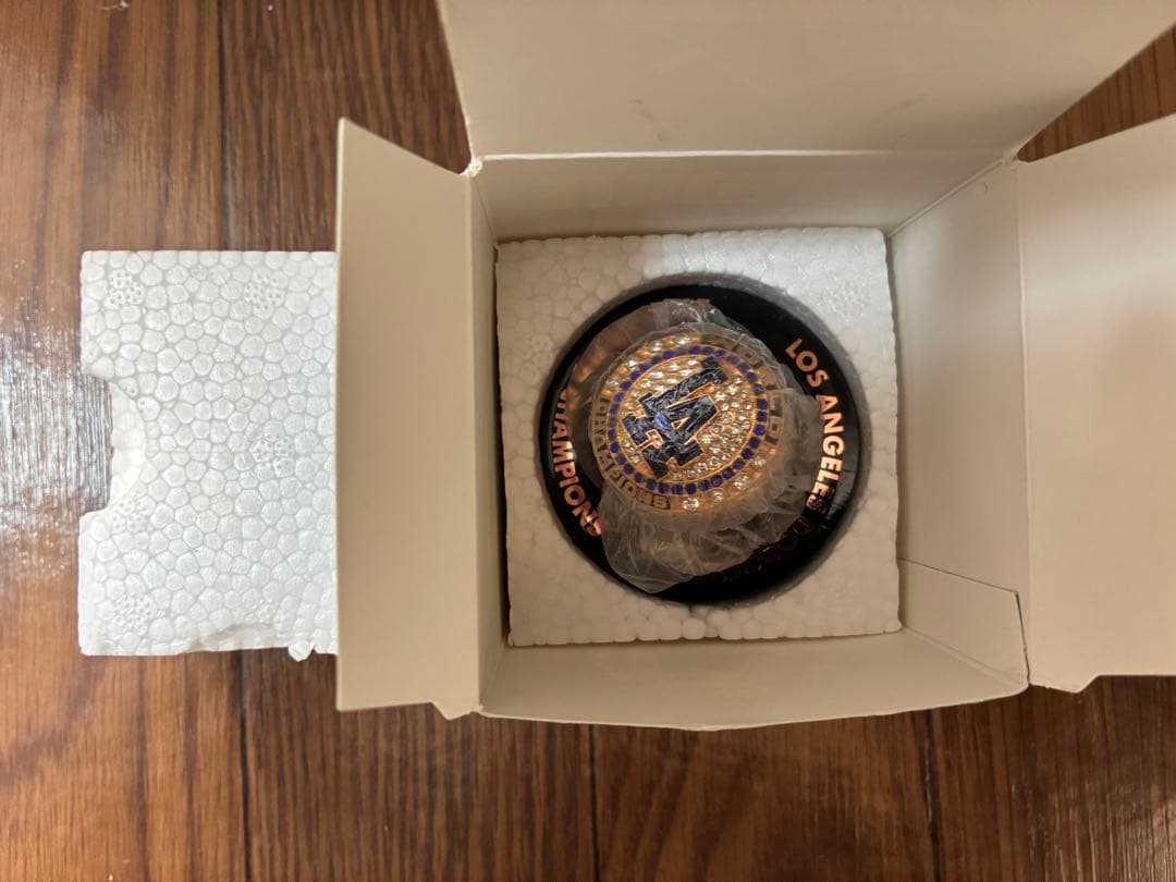 ドジャースワールドシリーズチャンピオンリングフリーマン 9/15球場配布