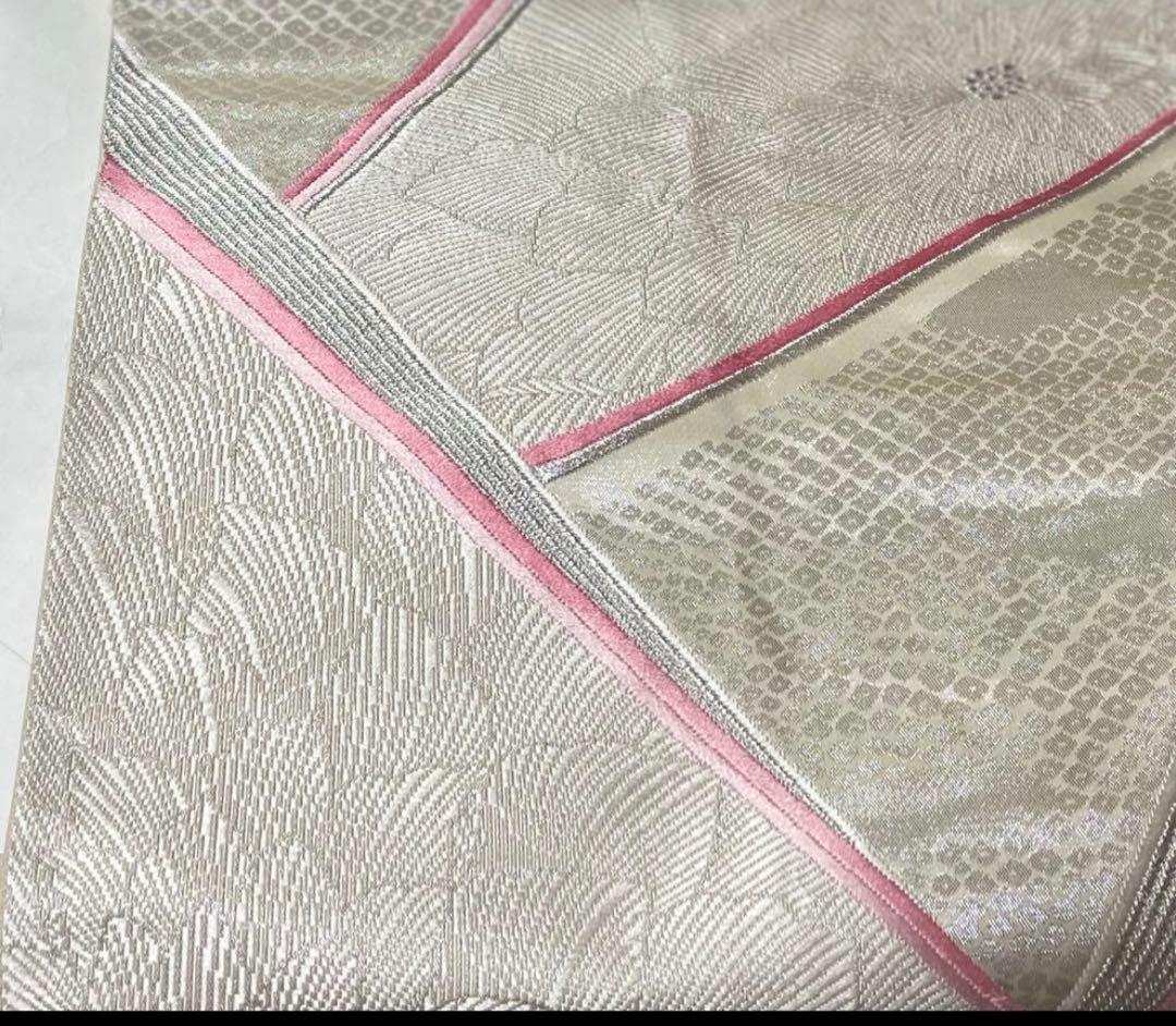 振袖　シルバーとピンクの花柄 袋帯　成人式