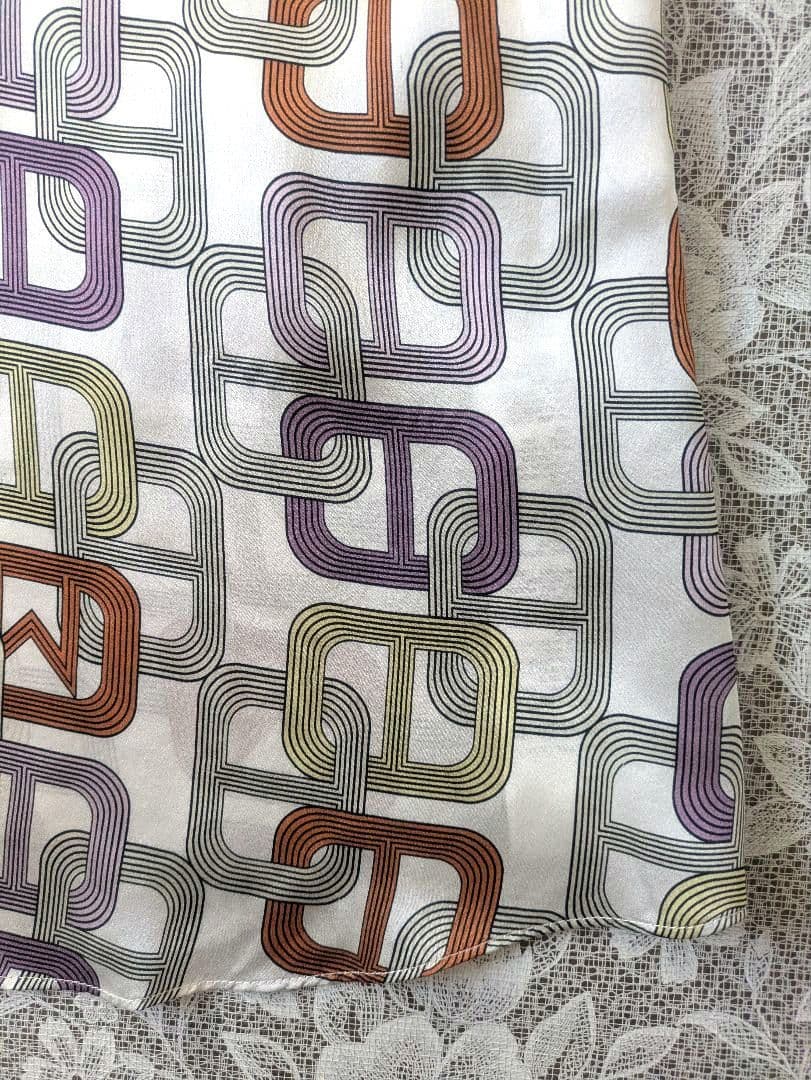 ［専用ページ]新品 MARELLA(マレーラ) 幾何学模様 シルク 長袖ブラウス