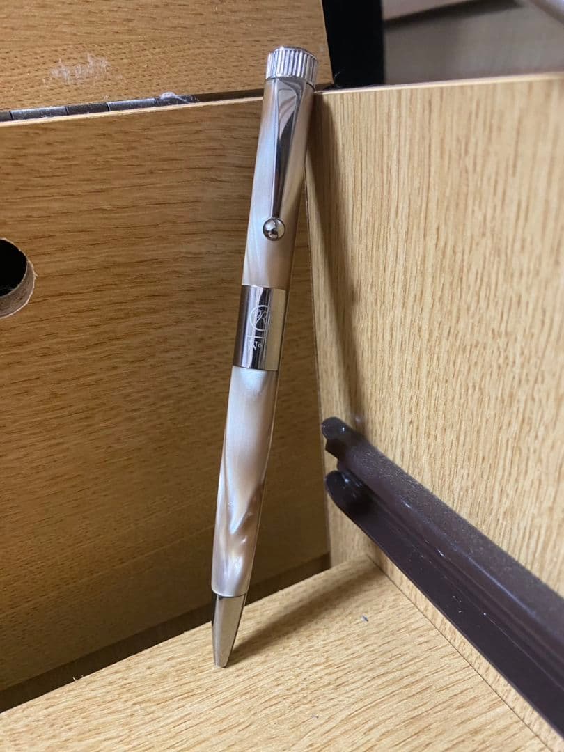 ロメオNo.3 イタリアンベージュ 細軸 ボールペン