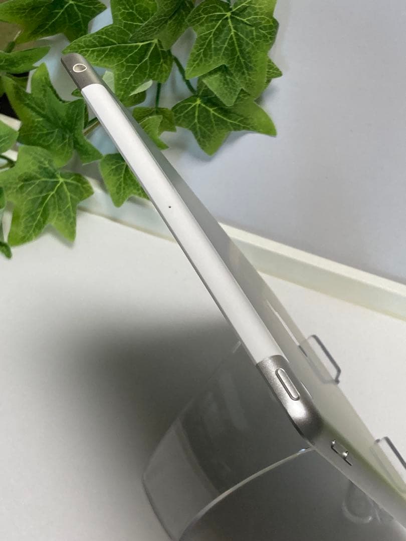 iPad 第5世代 MP1L2J/A SIMフリー ドコモ バッテリー92%⭐️