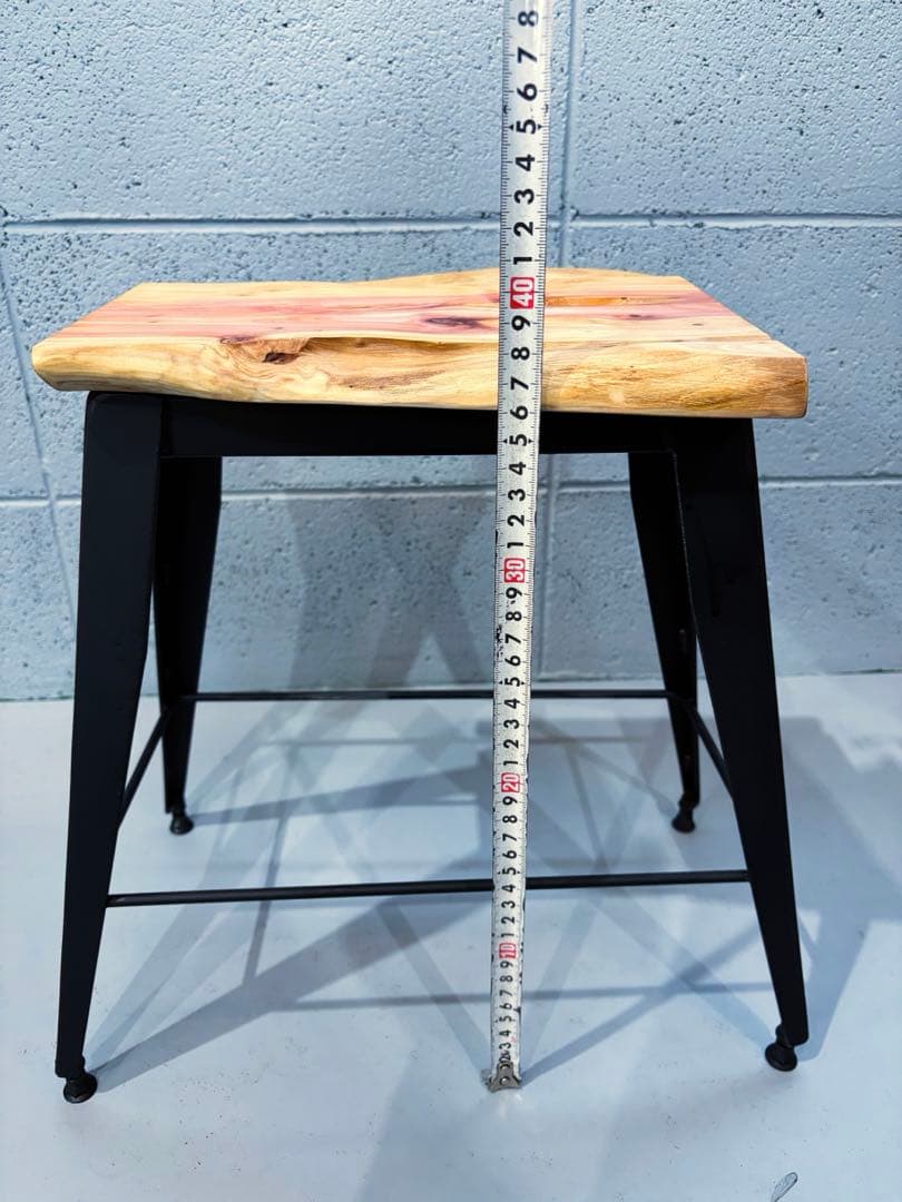 カイヅカイブキ一枚板サイドテーブル、ナイトテーブル、コーヒーテーブル