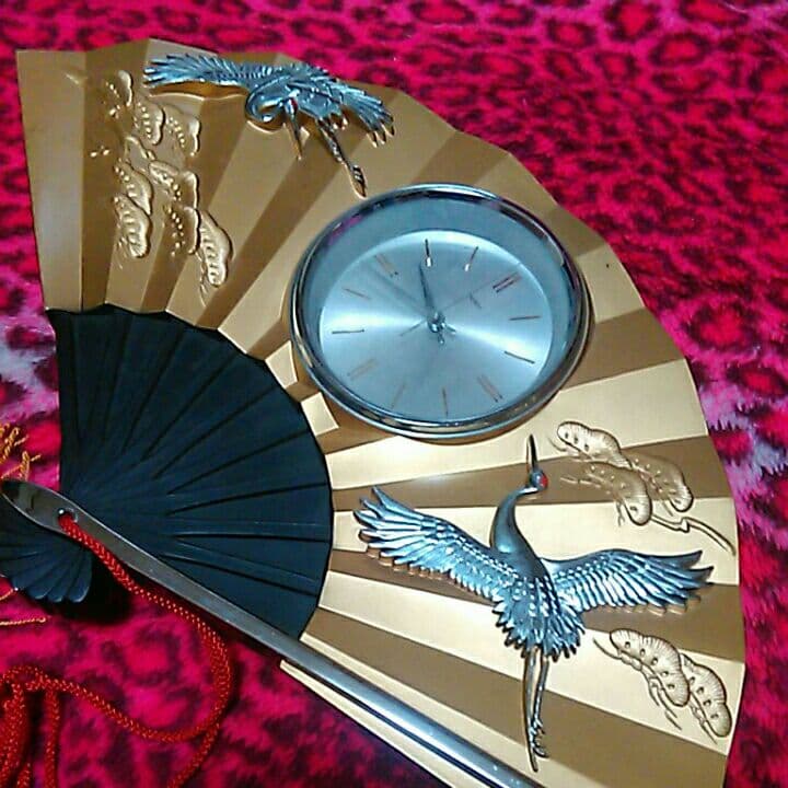 フサ付き金扇子型鶴時計