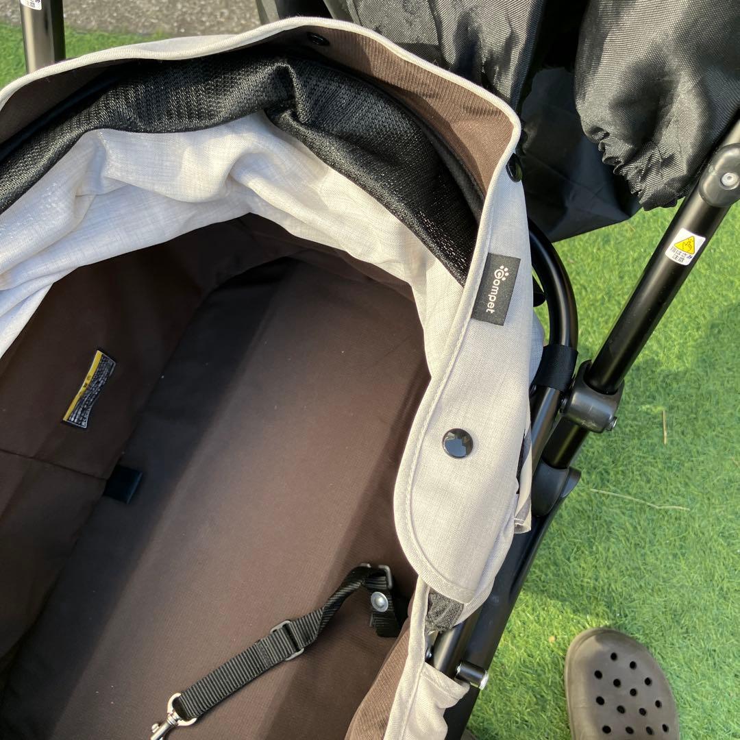 コンビ　コムペット　ミリミリライト　グレー ストライプデザイン ペットカート