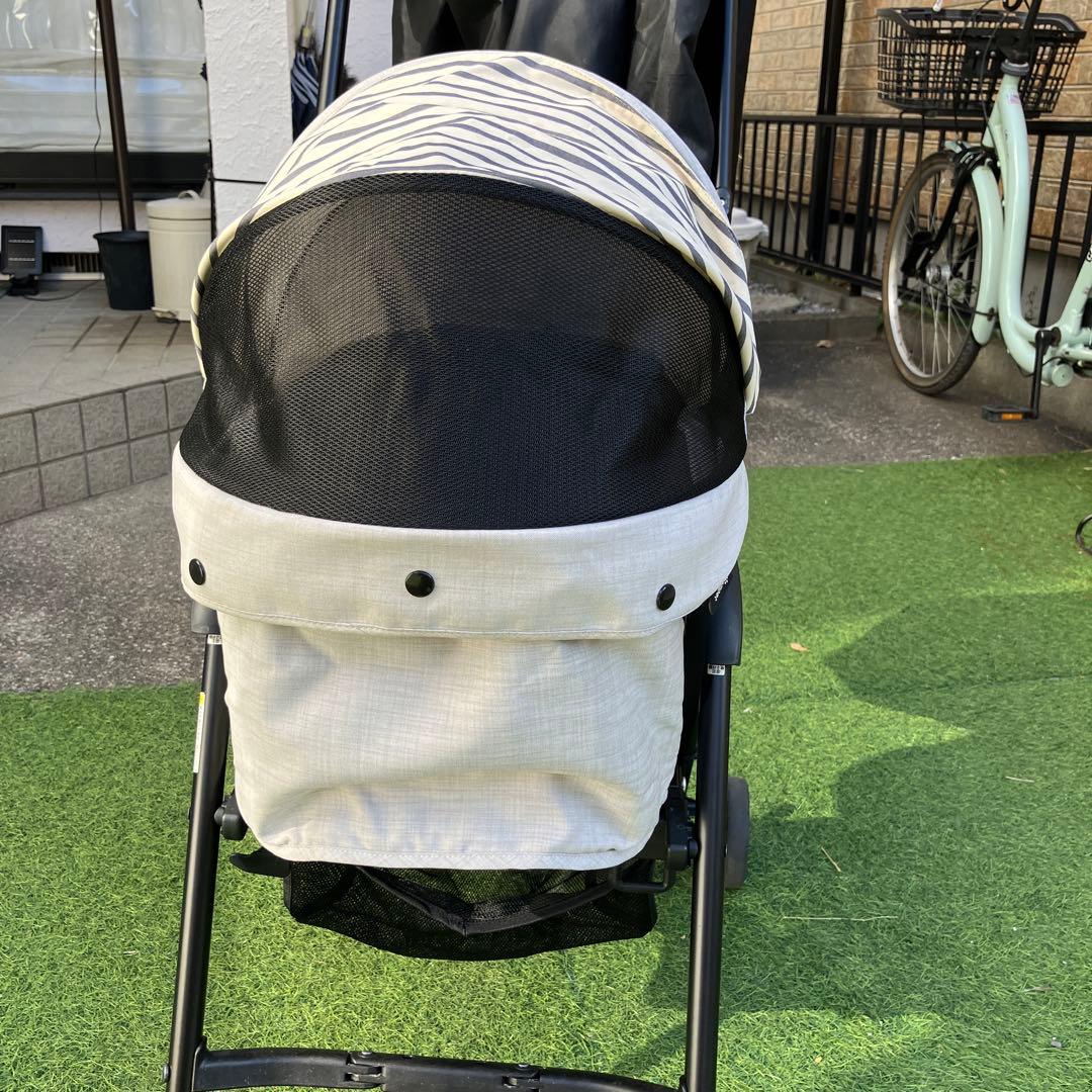 コンビ　コムペット　ミリミリライト　グレー ストライプデザイン ペットカート