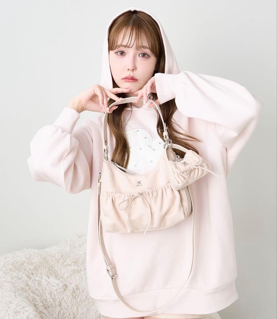 NICE CLAUP チャーム付きドロストバッグ