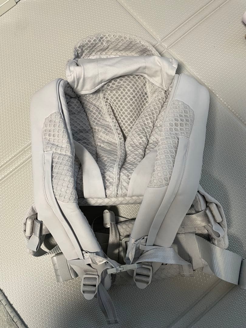 みい【美品】サイベックス　コヤキャリア　抱っこ紐　グレー