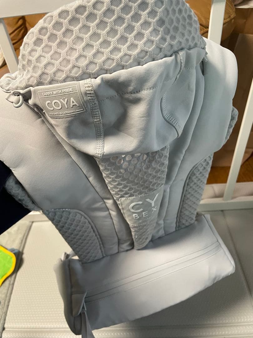 みい【美品】サイベックス　コヤキャリア　抱っこ紐　グレー