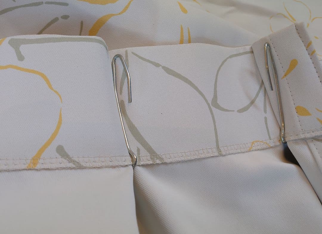 激安！希少！高級一流メーカーカーテン 現行品！両開き小窓サイズ×2セット分！