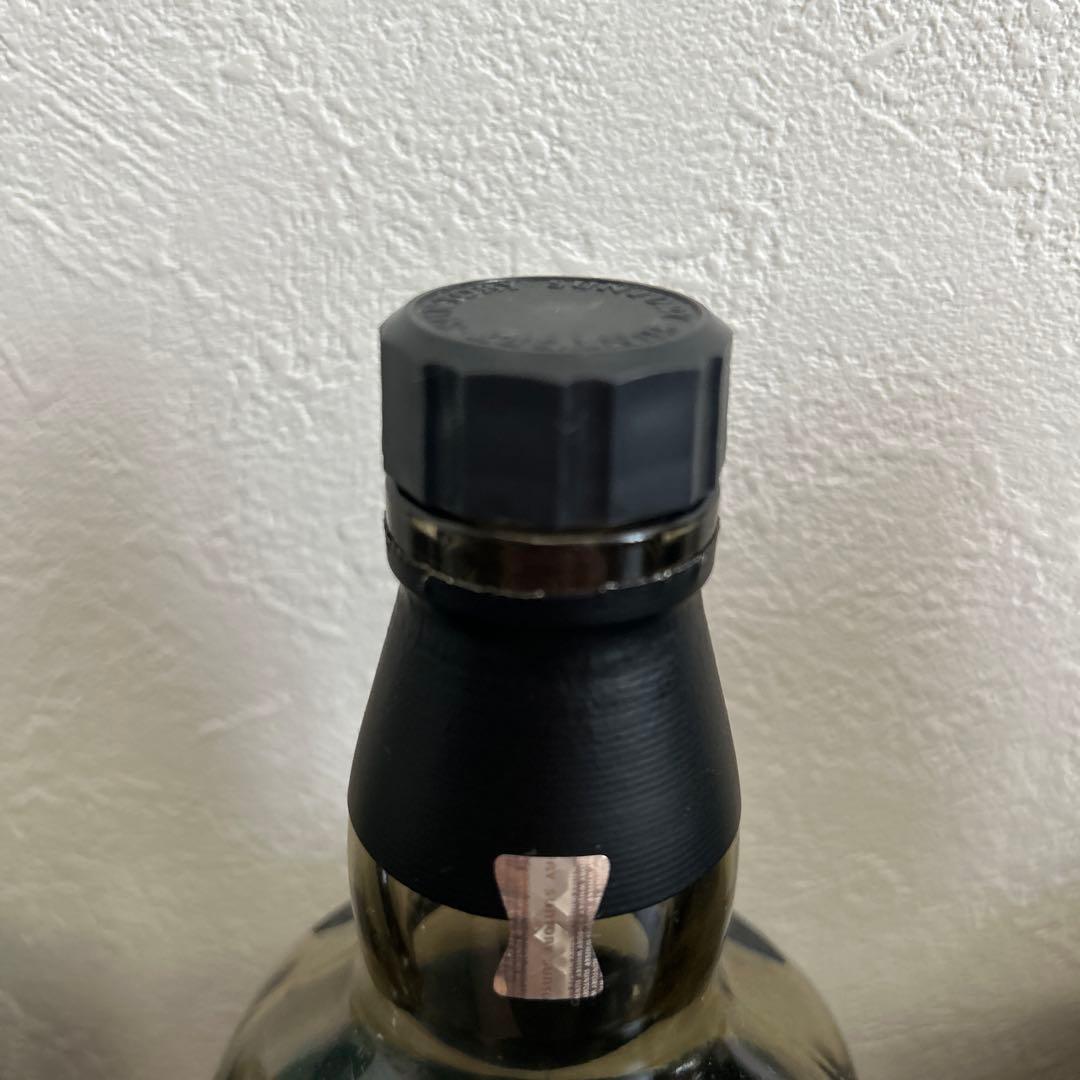 山崎18年 空瓶 未洗浄　4本　サントリー 響21年 空瓶 未洗浄　2本