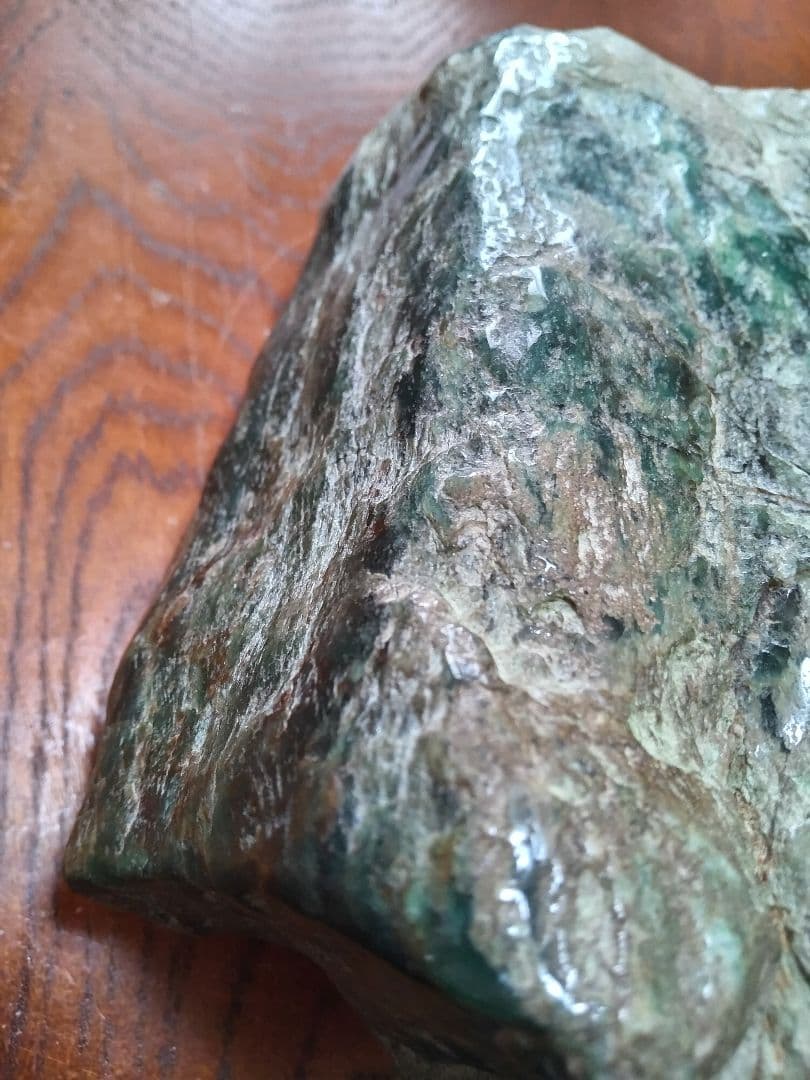 2.522Kgの糸魚川 姫川の翡翠