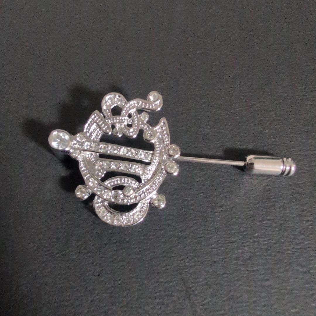 ♥本日特別価格【クリスチャン ディオール】紋章エンブレム ピンブローチ