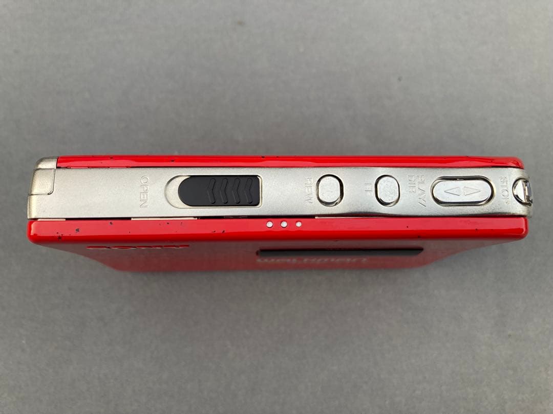 SONY/ソニー　カセットウォークマン　WM-EX70　レッド