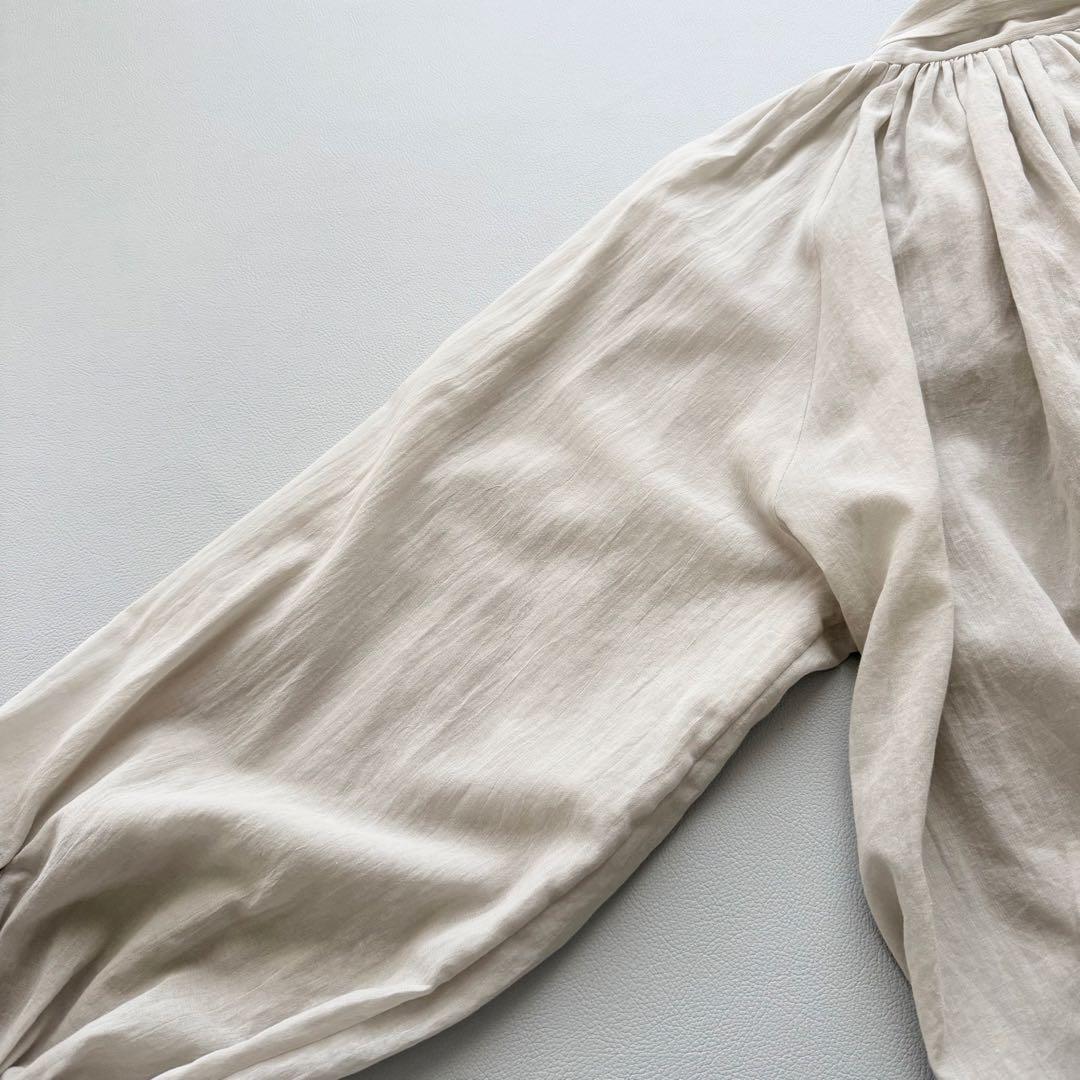 タグ付き　2024 人気　ウィムガゼット　ローンボウタイブラウス　グレージュ