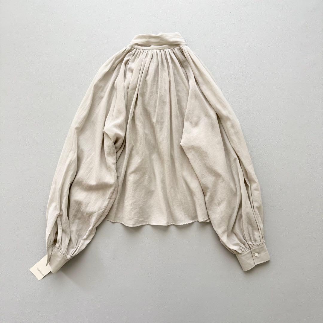タグ付き　2024 人気　ウィムガゼット　ローンボウタイブラウス　グレージュ