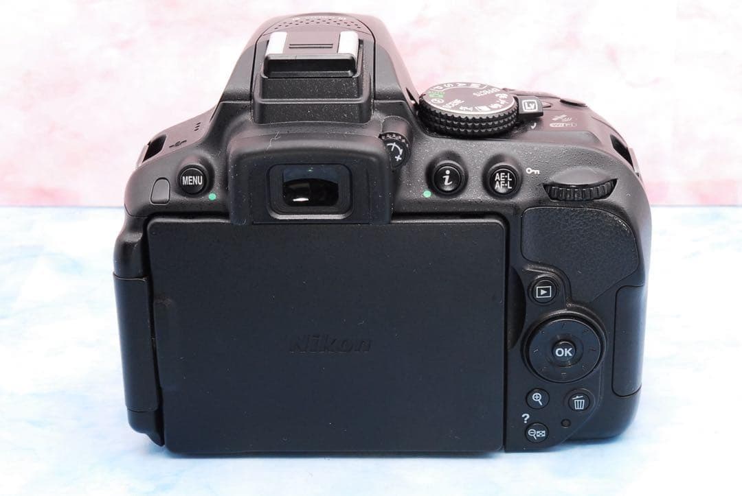 Nikon D5300★Wi-Fi搭載★一眼レフカメラ★手ぶれ補正Wレンズ