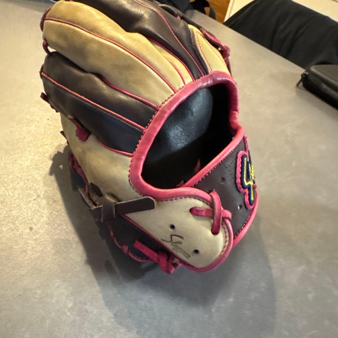Slugger 軟式グローブ ベージュ/ブラウン/ピンク 源田モデル