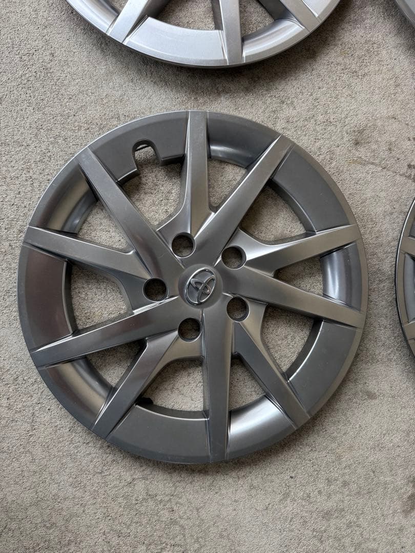 送料無料　プリウスα 純正 ホイール カバー ハイグロス　16インチ