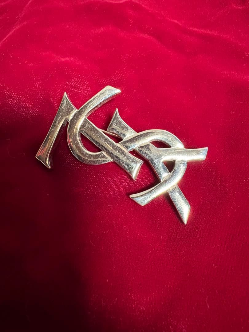 YSL イヴ・サンローラン ヴィンテージ ブローチ サンローラン ゴールド　ロゴ