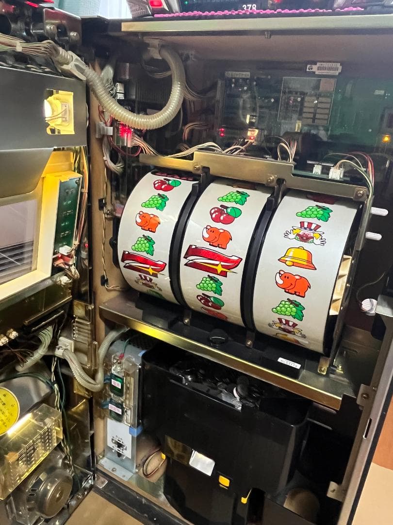 【5号機】アイムジャグラーEX【カウンター/鍵/ドル箱/メダル付き】