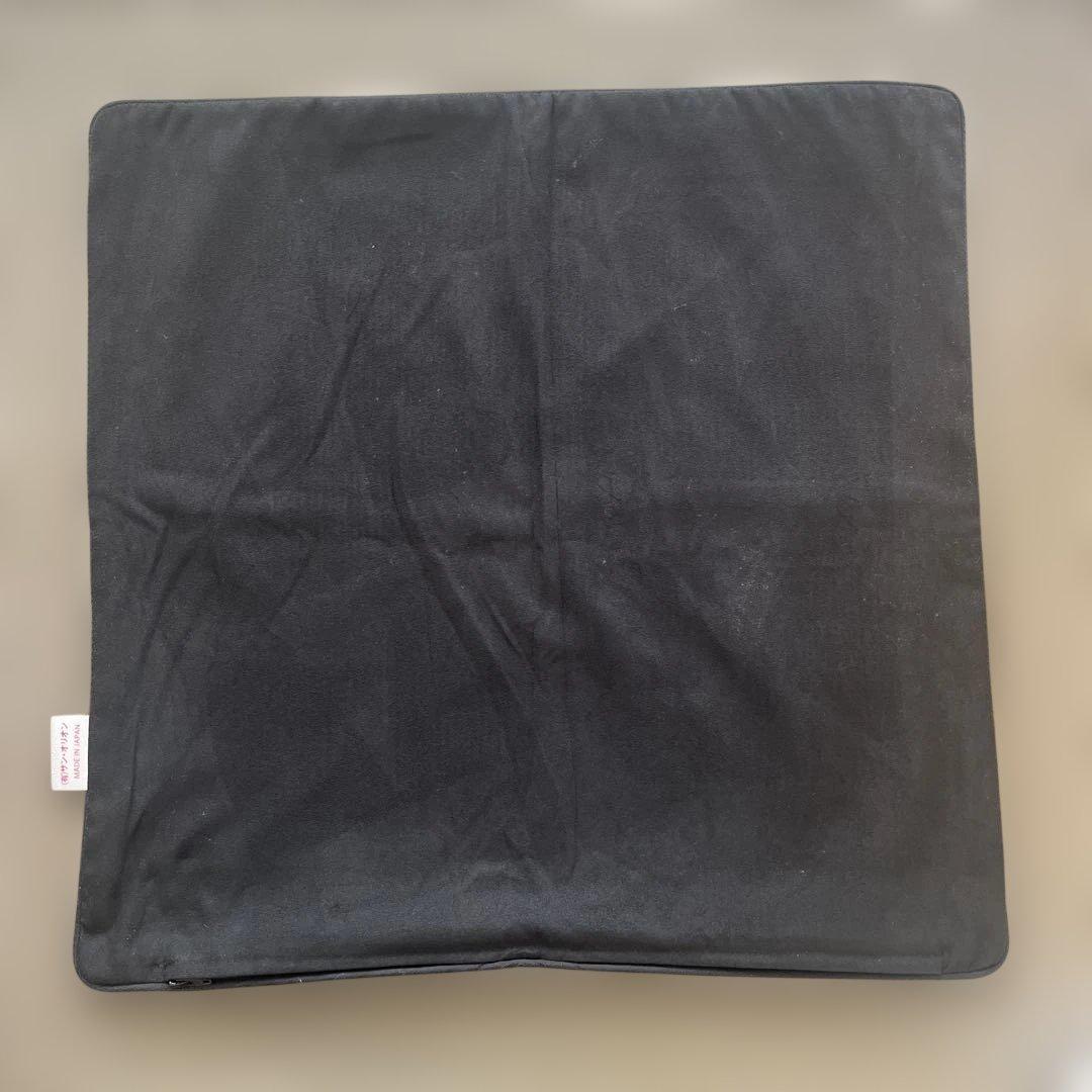 パグデザイン クッションカバー