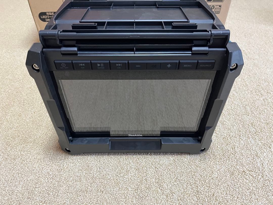 マキタ　電池式テレビ、ライト、電池、充電器