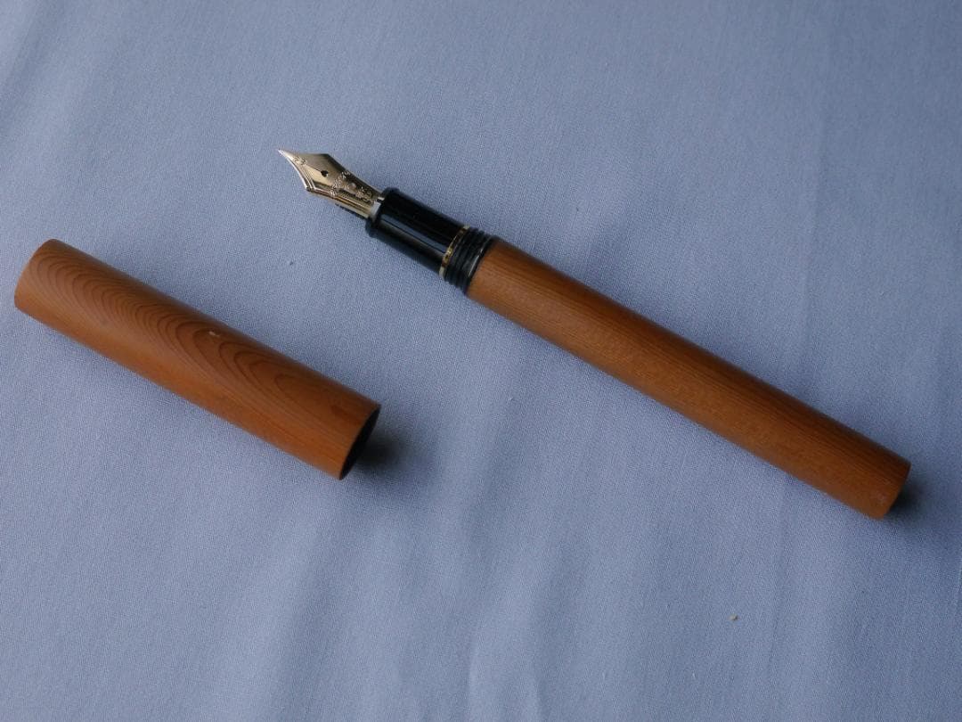 プラチナ万年筆＃3776 センチュリー用銘木軸 【イチイ（一位）】