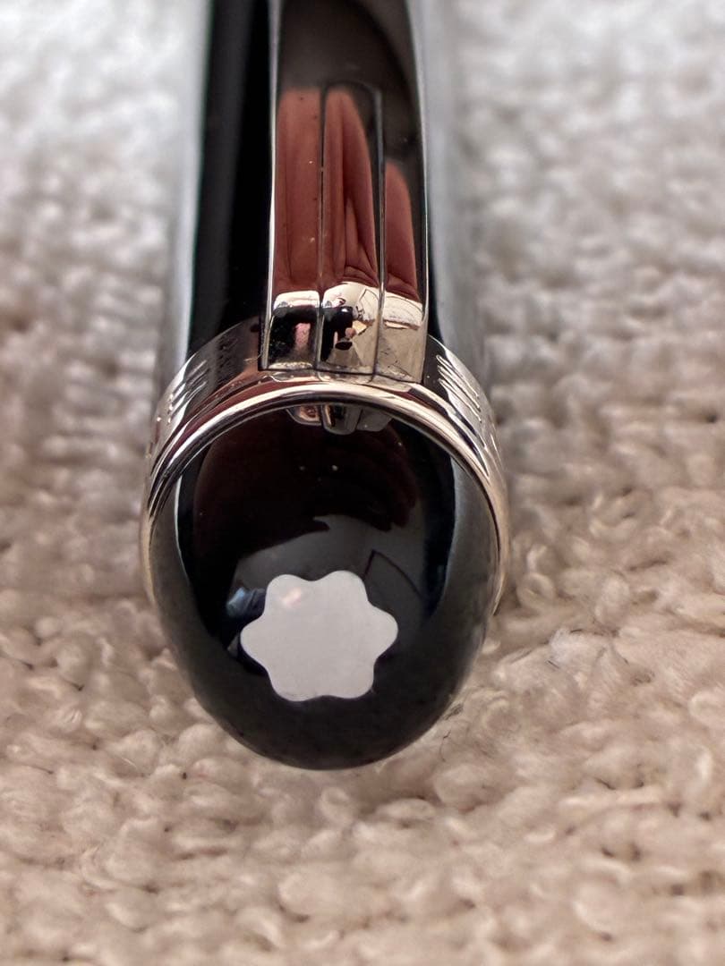 チ*ー様 ◾️モンブラン◾️スターウォーカー ボールペン◾️ミッドナイトブラック