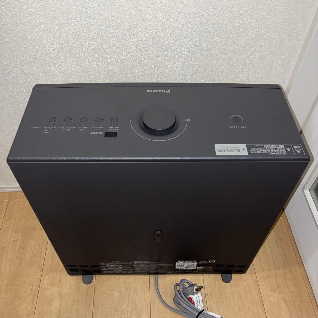 極美品！！2024年製DAIKIN 遠赤外線暖房機　ハイブリッドセラムヒート