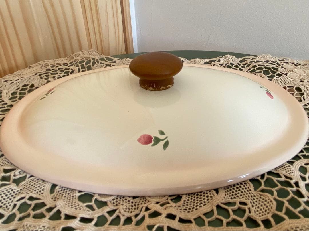 ☆マニーローズ☆ホーロー 両手鍋　オーバル　木製つまみ Many