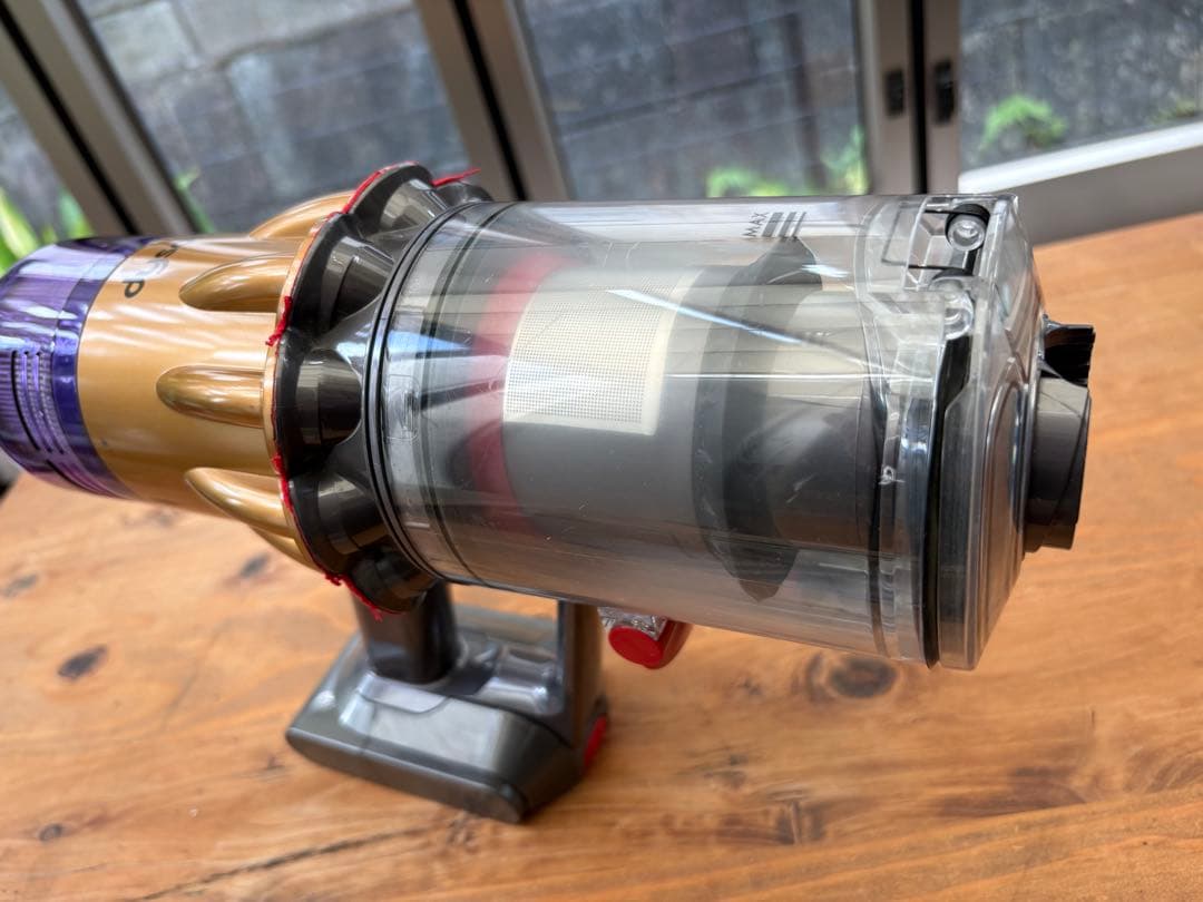 Dyson SV12 V10 本体・アタッチメント 純正バッテリー2個付き