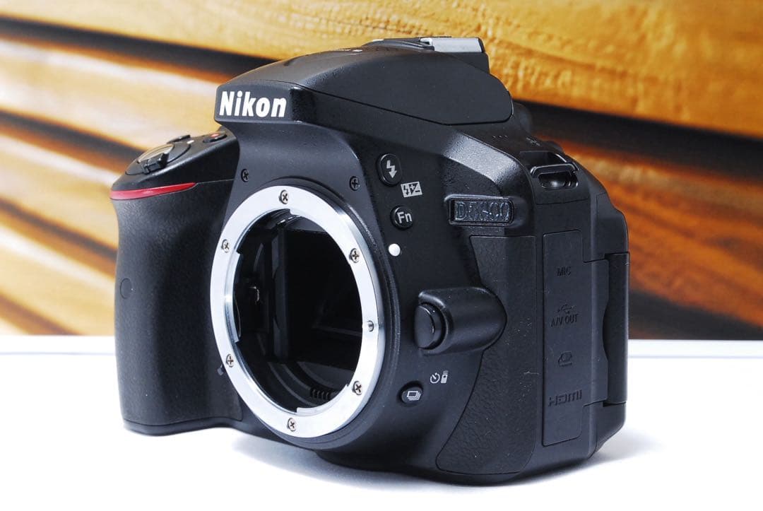 Nikon D5300 ダブルズームキット　デジタル一眼レフカメラ　Wi-Fi