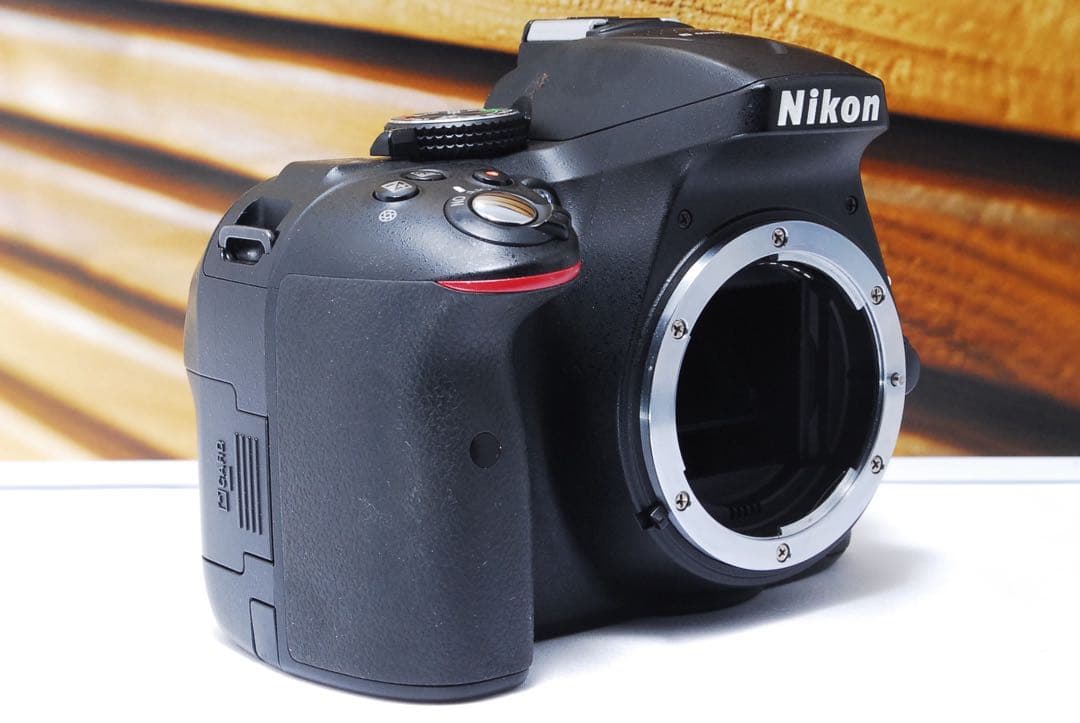 Nikon D5300 ダブルズームキット　デジタル一眼レフカメラ　Wi-Fi