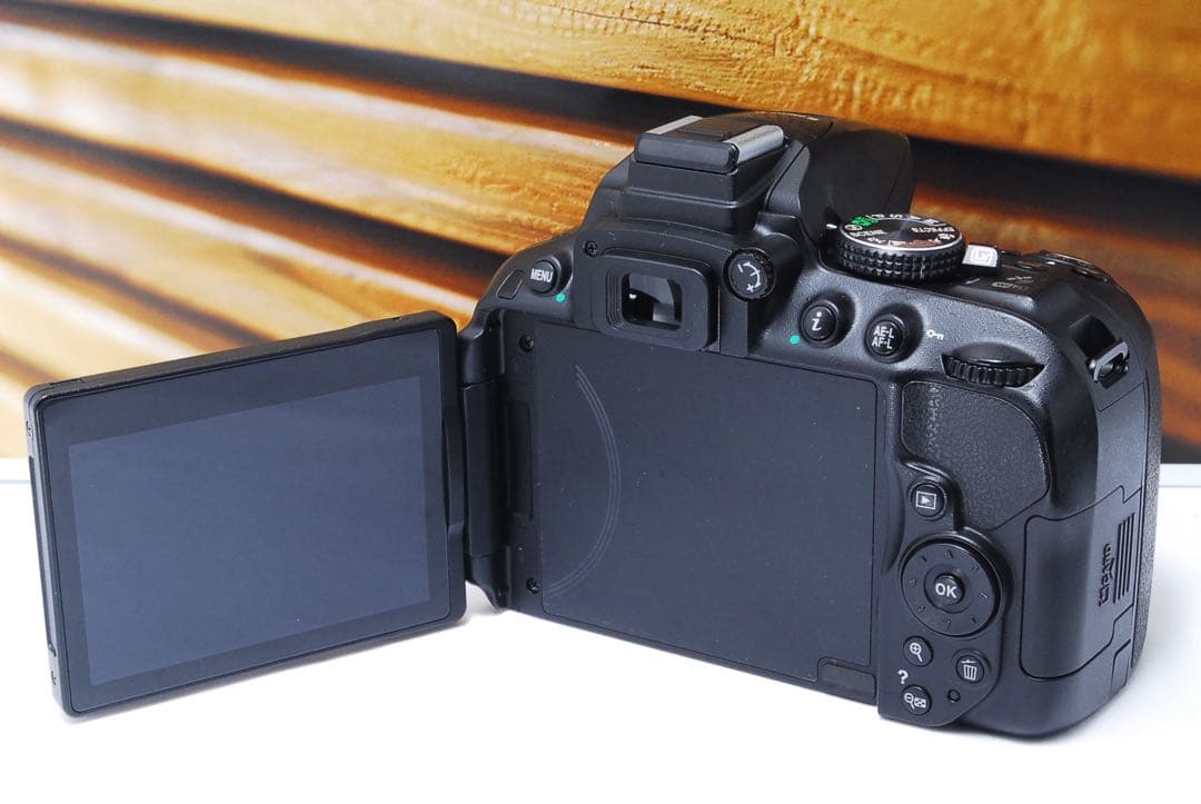 Nikon D5300 ダブルズームキット　デジタル一眼レフカメラ　Wi-Fi