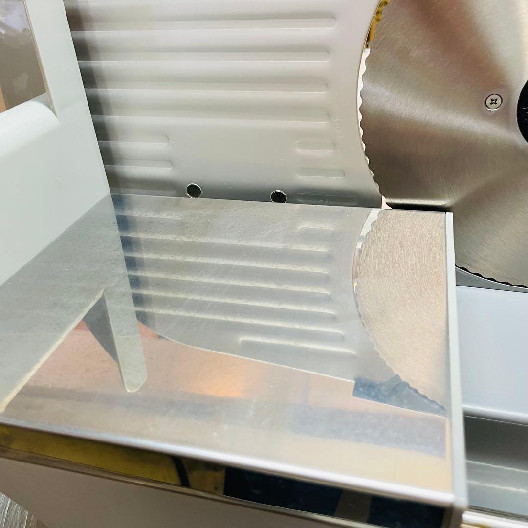 デロンギ電動フードスライサー 美品⭐︎SL360⭐︎ 送料込み！