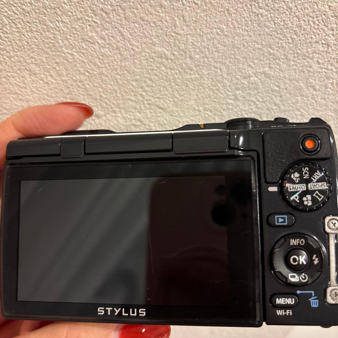 OLYMPUS Tough TG-870 コンパクトデジタルカメラ　タフ