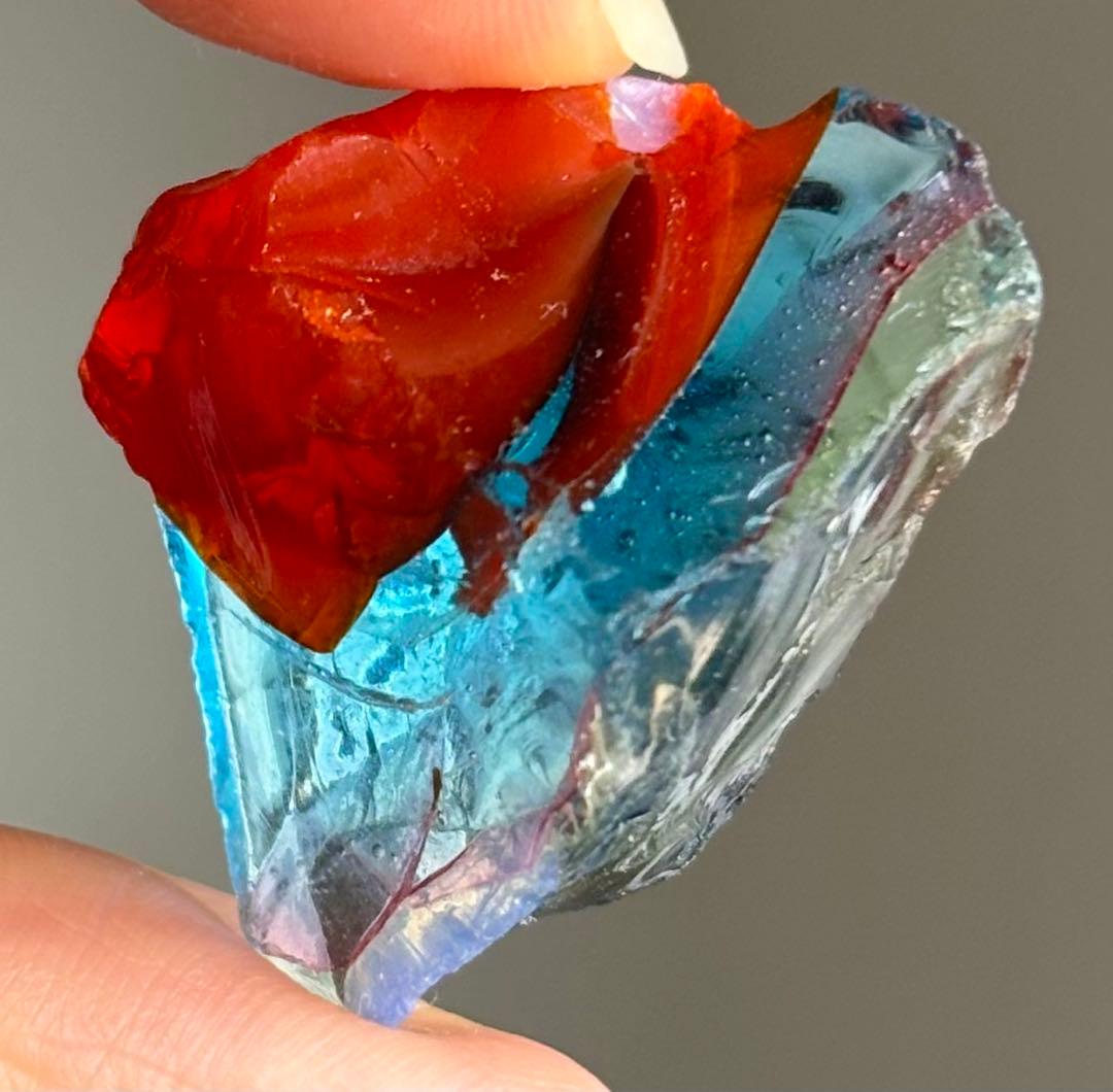 値下げ　希少　ブルー　レッド　アンダラクリスタル　シエラネバダ産　握り石